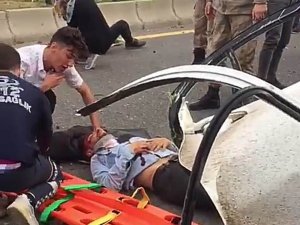 Van’da iki otomobil çarpıştı: 3 yaralı