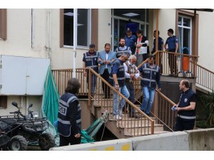 Savcı ve avukatın evlerinden tabanca çalmışlar