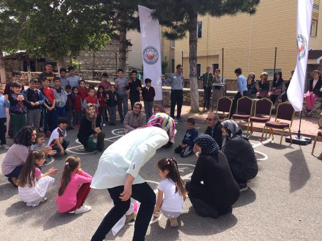 Derebucak'ta okul dışarıda günü etkinlikleri