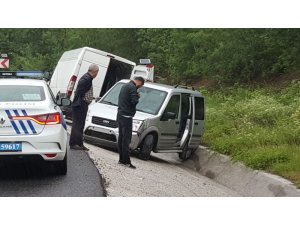 Sağanak yağış kaza getirdi 2 yaralı