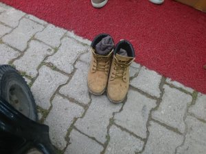 Pişkin hırsız çaldığı çantayla alışveriş yapar gibi hırsızlık yaptı