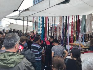 Semt pazarında makaslı kavga: 3 yaralı