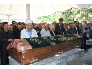 Takla atan araçta ölen sürücü toprağa verildi