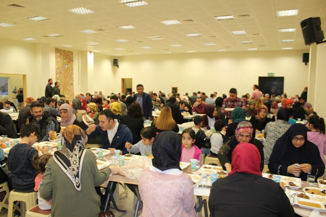 Suriyeli yetimler iftarda buluştu