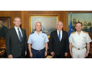 Türk heyetinin Atina’daki görüşmeleri sürüyor