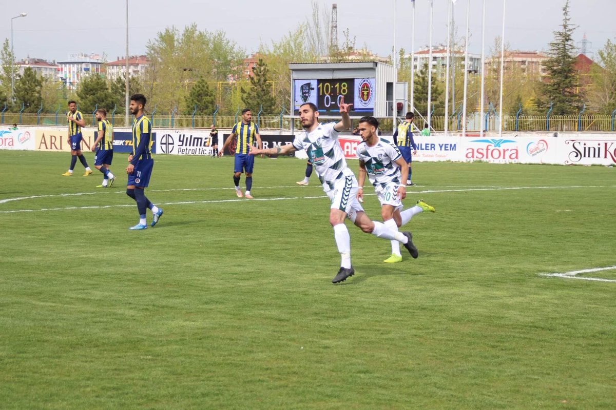 Kadir Kaan Özdemir Ümit Milli Futbol Takımı'na çağrıldı