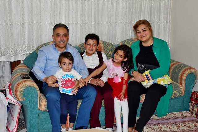 Vali Toprak, çatkapı iftarda