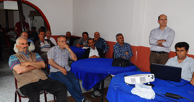Halkapınar'da çiftçi eğitim toplantısı düzenlendi