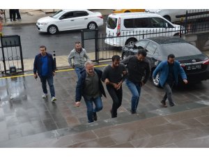 2 kişiyi öldürdüğü gerekçesiyle adliyeye sevk edilen müteahhit tutuklandı