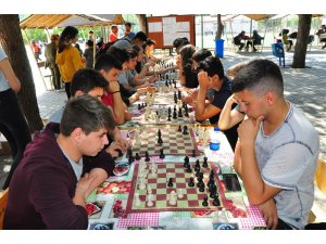Manisa’da satranç turnuvası ödülleri sahiplerini buldu