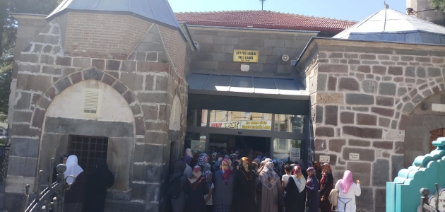 Sakal-ı Şerife ziyaretçi akını