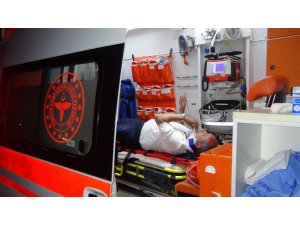 Antalya’da yolcu otobüsü ile ticari araç çarpıştı: 4 yaralı