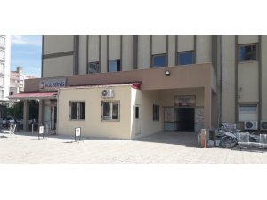 Düşen odun parçası şahsı yaraladı