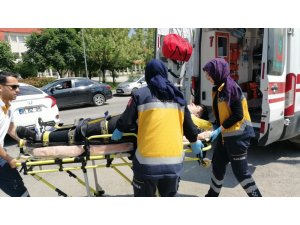 Motosiklet ile otomobil çarpıştı: 1 yaralı