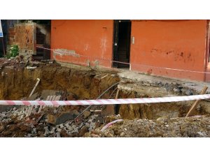 Sancaktepe’de inşaat çalışmasında çökme