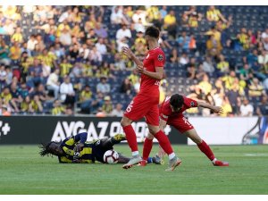 Spor Toto Süper Lig: Fenerbahçe: 1 - Antalyaspor: 1 (İlk yarı)