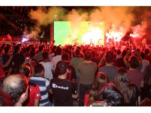 Gaziantepli taraftarların dev ekranda final heyecanı
