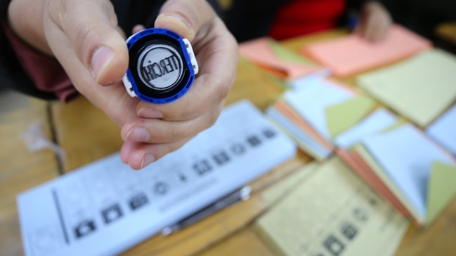 CHP’den YSK’ye ‘mürekkep’ başvurusu!