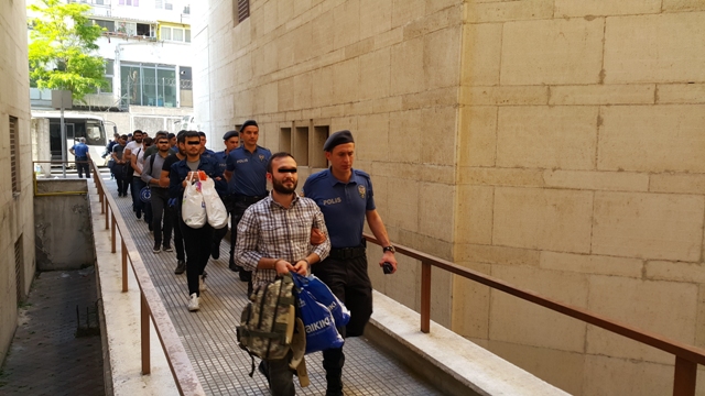 FETÖ şüphelisi 42 asker hakim karşısında