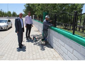 Yalıhüyük'de mezar duvarları boyanıyor