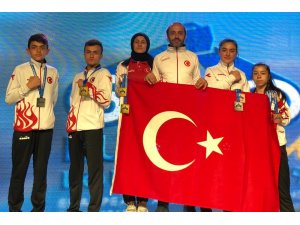 Gümüşhaneli bilek güreşçileri Yunanistan’da Avrupa’nın bileğini büktü