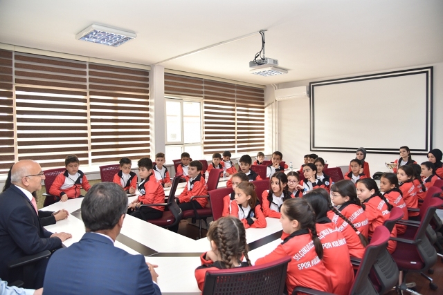 Öğrencilerden Büyük’e ziyaret