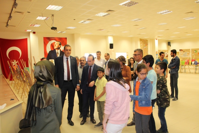 Yunak Halk Eğitimi Merkezi'nde yıl sonu sergisi