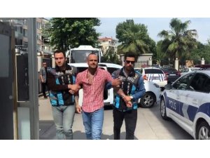Pendik’de trafikte terör estiren lüks araçlı maganda yakalandı