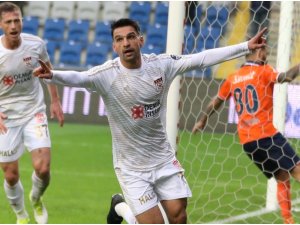 Sivasspor'un yüzü evinde güldü