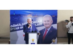 Binali Yıldırım, minibüs esnafıyla sahurda bir araya geldi