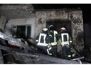 8 kişilik Afgan ailenin kaldığı evde çıkan yangın korkuttu