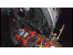Kayalıklardan düşen vatandaşa helikopterli müdahale