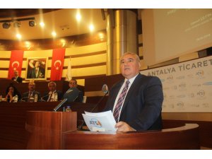 Çetin:  "Antalya’da cadde ticareti kalmadığı için ticaret AVM’lere sıkıştı"