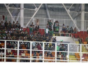 25 taraftara 1 yıl boyunca seyirden men cezası