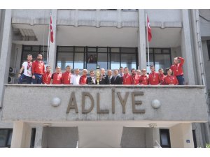 Başsavcı, şampiyon takımı makamında ağırladı