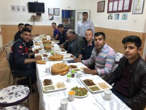 'Çeltik Jandarma’dan şehit ailelerine iftar