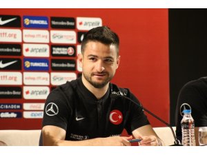 Milli Takım oyuncusu Şahiner: "Umut ve ışık veren bir takım var"