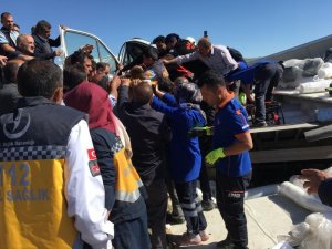 Van’da sıkışmalı trafik kazası; 2 yarlı