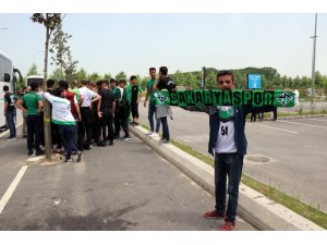 1. Lig yolunda Sakaryalı 25 bin taraftar Bursa’ya akın etti
