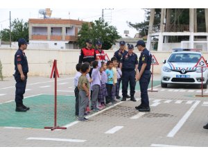 Jandarmadan öğrencilere trafik eğitimi verildi