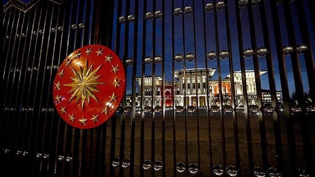 Partinin abileri' omuz omuza İşte Arınç'ın da yer aldığı kuruldaki diğer isimler!