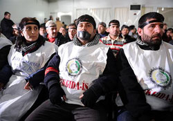 Tekel işçileri açlık grevine son verdi