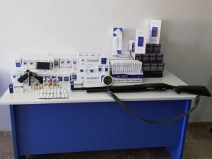 Polisten uyuşturucu madde ve sigara operasyonu