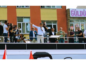 "Bizleri terör örgütleriyle ilişkilendirmeyi bırakın"