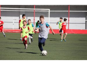 Bayraklı Belediyesi Yaz Spor Okulları başlıyor