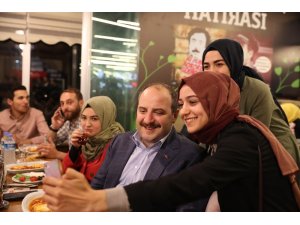 Bakan Varank’ın gençlere Twitter’dan sahur daveti karşılıksız kalmadı
