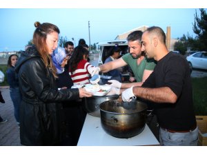 Hayırsever vatandaştan öğrencilere iftar