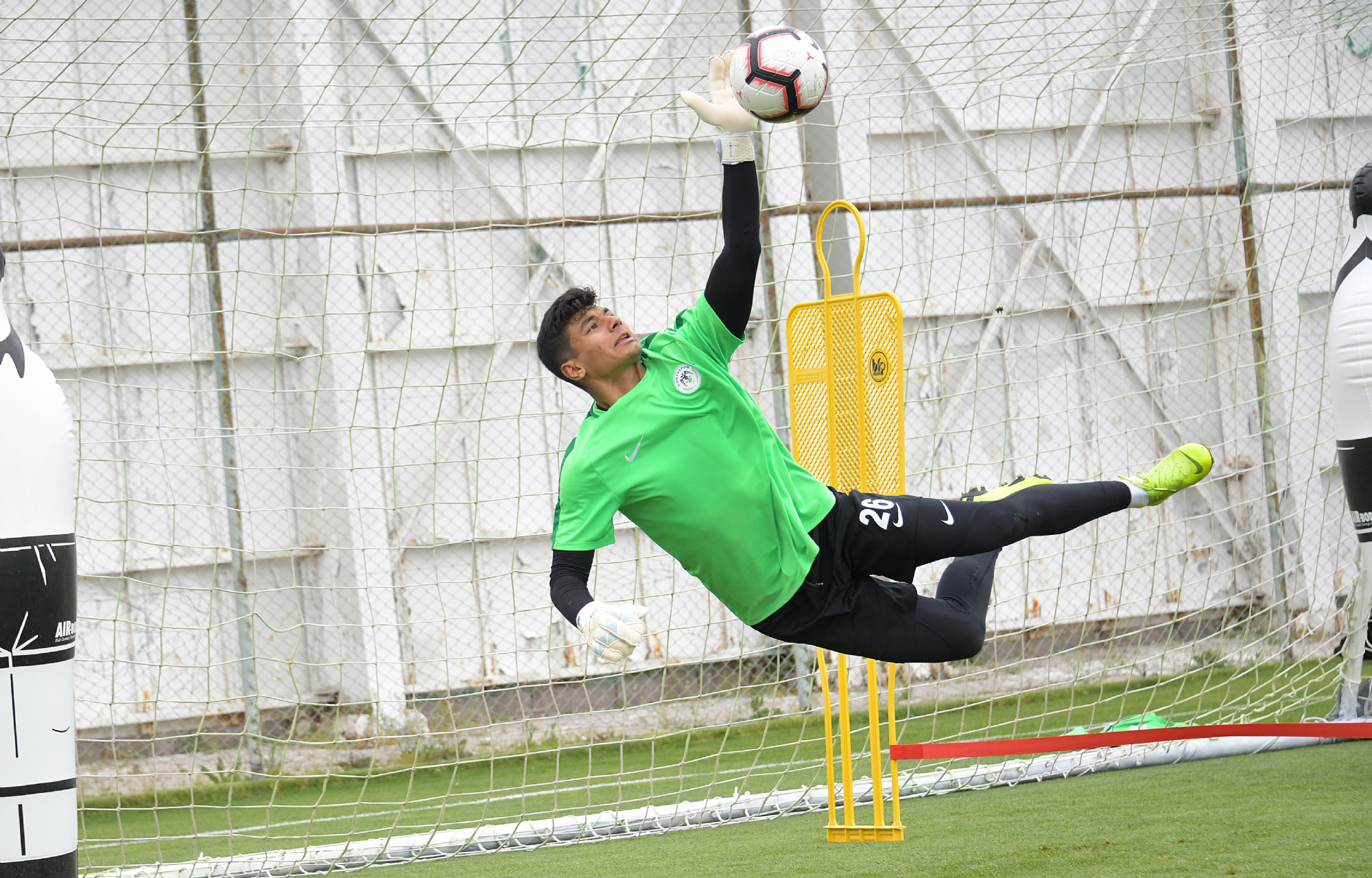 Konyasporlu kaleci Ahmet Çolak'a Milli davet