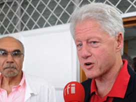 Bill Clinton hastaneye kaldırıldı