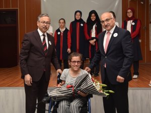 Öğrencilerden örnek davranış